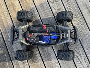 Traxxas Maxx 4S 1 10 RC Monster Truck v Bild 8