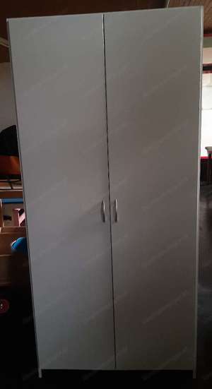 Neuer Drehtürenschrank Bild 2