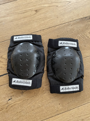 Rollerblades mit Handgelenks- und Knieschoner Bild 3