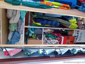 Holzschrank für Flur oder Keller zu verschenken  Bild 2