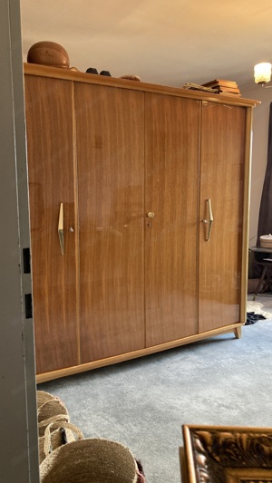 Kleiderschrank Kleiderkasten Holz vintage retro  Bild 5