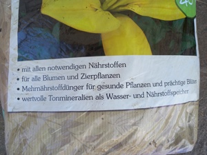 Pinienrinde (Rindenmulch) und Blumenerde zu verschenken Bild 4