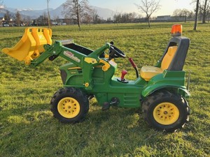 Trettraktor Spieltraktor Kindertraktor John Deere mit echten Gummireifen und viel Zubehör