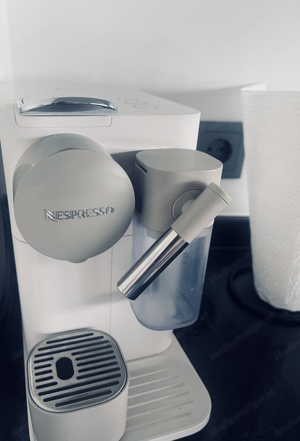 DE LONGHI Lattissima One Evo Nespresso-Maschine