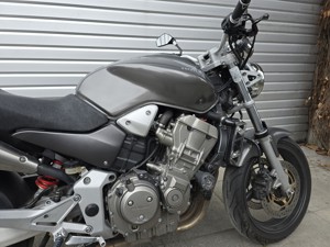 Honda Hornet 900 Bild 2