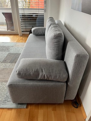 Sofa mit integrierter Schlaf-Funktion 