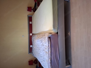 Schlafzimmer Schrank und Bett  Bild 5