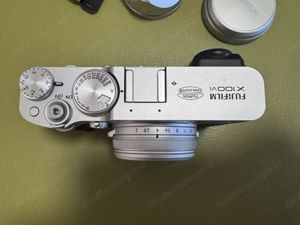 Fujifilm X100VI in edlem Silber Bild 4