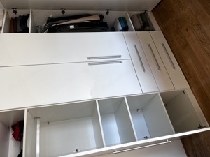 Kleiderschrank  Bild 2