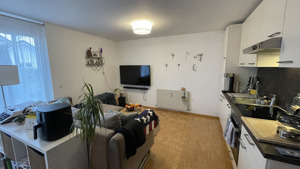 Helle 2-Zimmer-Wohnung mit großer Terrasse Garten Bild 2