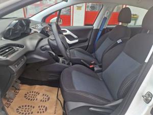 Peugeot 208 Bild 14