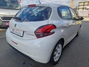 Peugeot 208 Bild 11