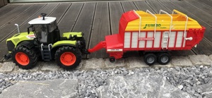 Bruder Claas Traktor Bild 1