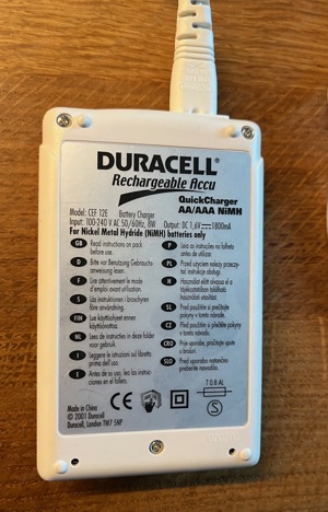 Duracell - Schnelllader für AA und AAA Batterien