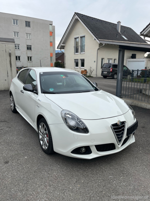 Alfa Romeo Giulietta Quadrifoglio-Line