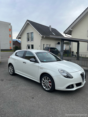 Alfa Romeo Giulietta Quadrifoglio-Line