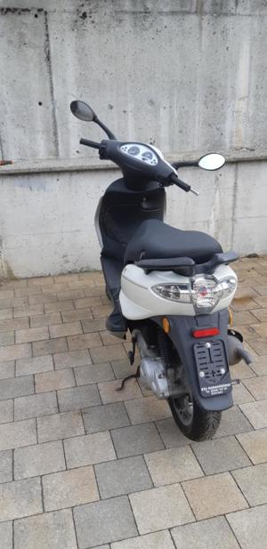 Moped Piaggio Fly 50 2T Bild 3