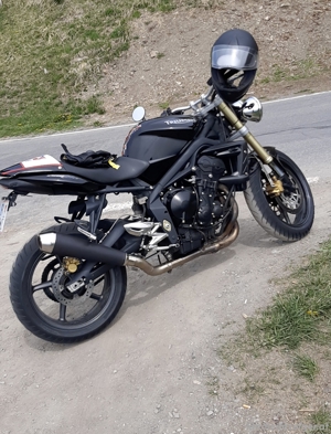 Triumph Street Triple 675 Bild 2