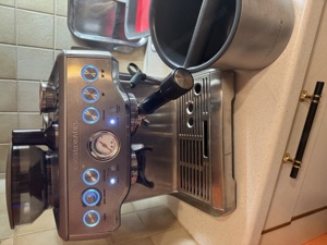 Barista Express Espresso-Maschine (Silber, Integrierte Kaffeemühle, 2400  Bild 9