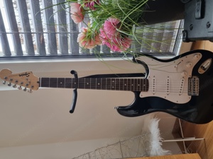 Squier Sonic by Fender mit Verstärker Line 6 Bild 1