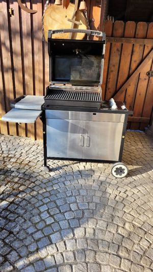 kaum gebrauchter Weber Grill Silver C, blau