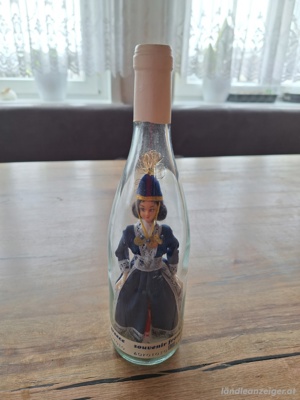 Puppe im Glas Bild 1