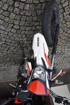 Aprilia SX 50, Bj. 2021 mit Zubehör + neuer Motorteile Bild 3