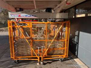 Gerüst Arbeitsbühne Steiger Pedallift Hubsteiger Bühne Steighilfe Wartung Maler Bild 2