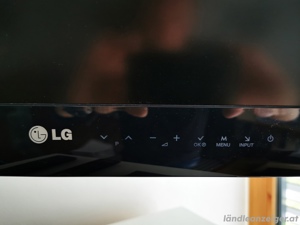 LG-Kleinfernseher mit Wandhalterung und Satellitenreceiver günstig abzugeben  Bild 3