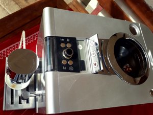 Jura ENA 9 Kaffeevollautomat - Cappuccino und Latte auf Knopfdruck Bild 4