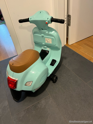 Kinder Vespa mit Stützrädern