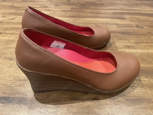 Crocs  A-Leigh Closed Toe Wedge