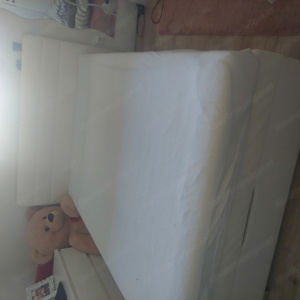 Neuwertiges Boxspringbett mit Schiebetuerkasten Bild 3