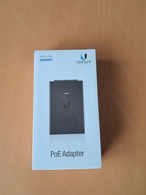 Ubiquiti POE-48-24W-G 48V 24Watt PoE Power Injector mit Wandhalterung Gigabit Bild 1