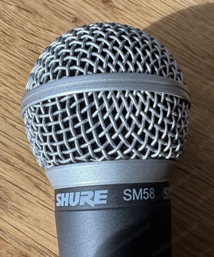 SHURE  SM58 Profi Gesangsmikrofon inkl. Stativklemme