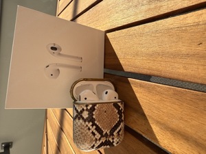 AirPods with Charging Case Bild 5