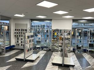 IPHONE 16 pro Max verfügbar in gutem Zustand wie neu  Bild 4