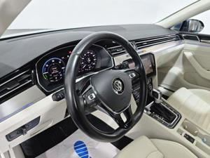 VW Passat Bild 8