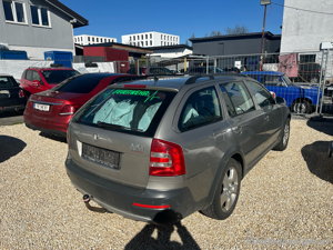 Skoda Octavia Scout 2.0 Tdi  Allrad Bild 2