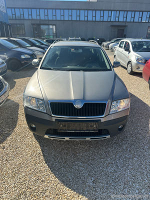 Skoda Octavia Scout 2.0 Tdi  Allrad Bild 5