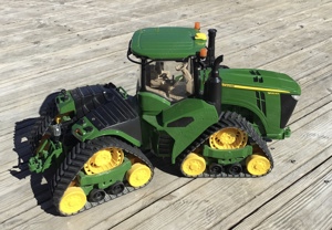 Bruder John Deere 9620XR mit Raupenlaufwerk Bild 1