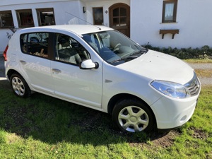 Dacia Sandero Diesel 2011 Bild 2