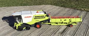 Bruder Claas Lexion Mähdrescher  Bild 3