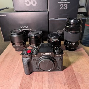 Fujifilm X-T4 inkl. 4 Top-Objektive und allen Originalverpackungen