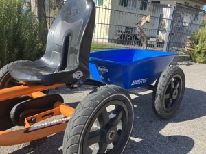 BERG Gokart mit Anhänger 