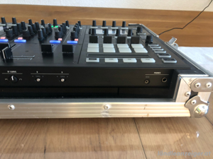 Native Instruments Traktor Kontrol S8 Profi-DJ-Controller Bild 5