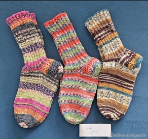 Handgestrickte Socken in versch. Größen & Farben Bild 4