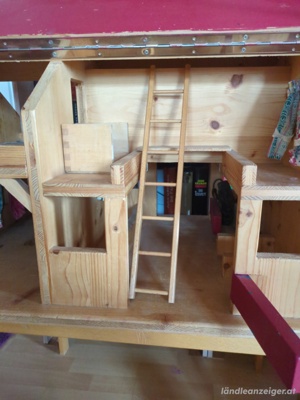 Puppenhaus aus Holz  Bild 3