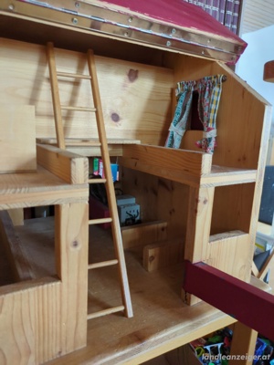 Puppenhaus aus Holz  Bild 4