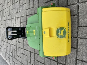 Kehrmaschine John Deere für Trettraktoren Bild 1